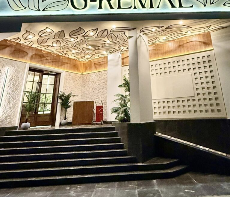 G-Remal Hotel entrance and lobby