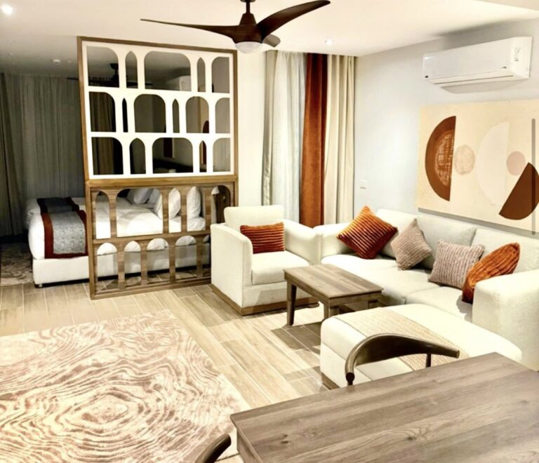 Suite sitting room, G-Remal Hotel