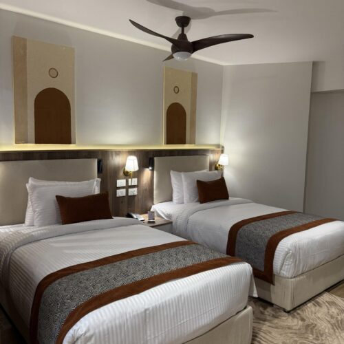 Apartment( Bedroom & Living room) MAX,3 pax